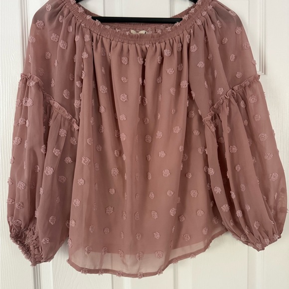 Off-Shoulder Pink Blouse with Floral Pattern - Picture 2 of 5